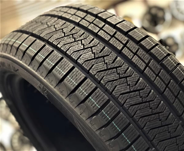 Triangle SnowLink PL02 235/45R18 98V